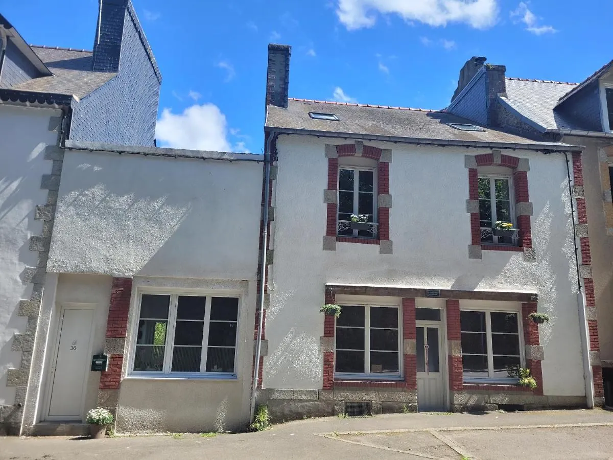 La Coulee Pilette Apartment Callac Homestay