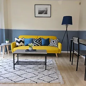 https://home-in-beckton-docklands-city-airport.cambridgehotelsuk.com